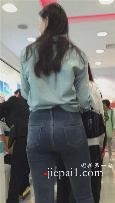极品紧身蓝牛小少F，圆臀紧到令你窒息。[757 MB]
