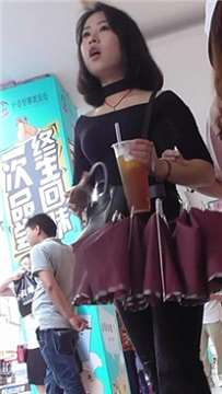 紧身黑色牛仔裤丰臀美女。[1.03 GB]