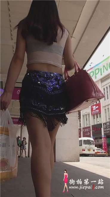 长腿超短露脐装MM，美裙真漂亮。[244 MB]