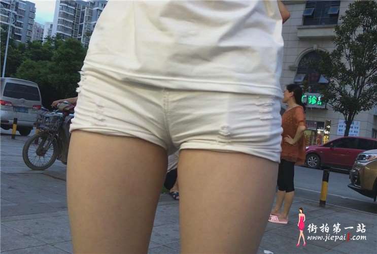 超紧圆臀MM买西瓜 [1.79 GB]