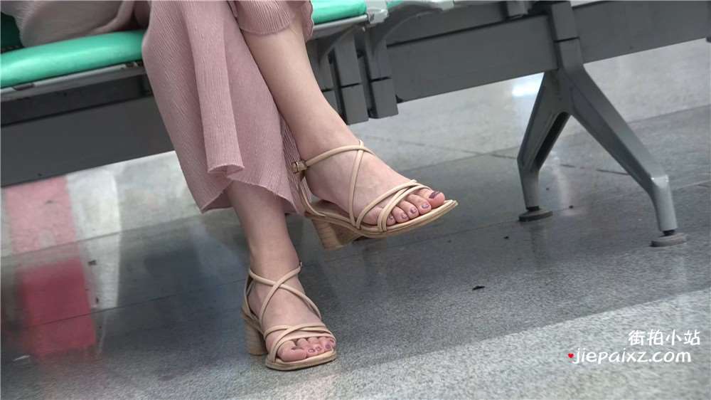 令人心动的玉足美女 3