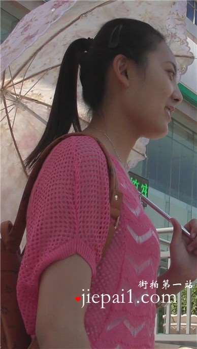 4k-粉色红扑扑颜值超高的马尾辫妹子，犹如邻家女孩般