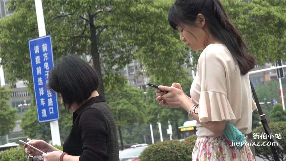 长裙，凉高跟，美足街拍美女