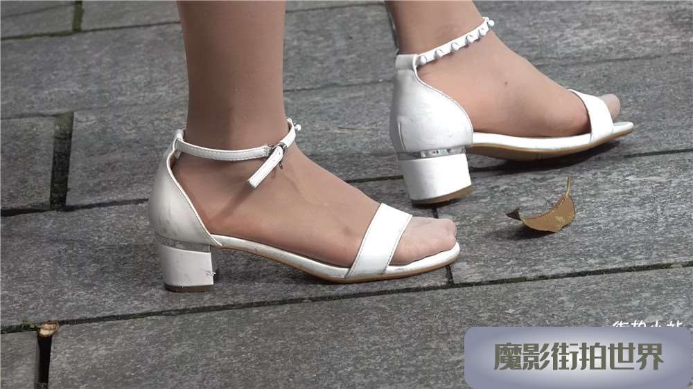 肉丝，白色高跟，近距离特写美足