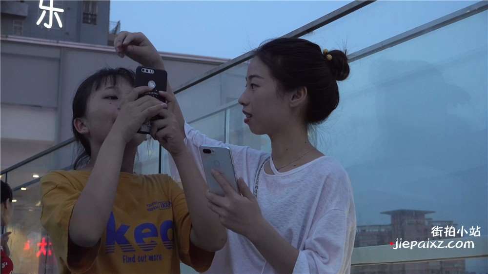 4K -街拍美足，凉高 [1.36 GB/avi]