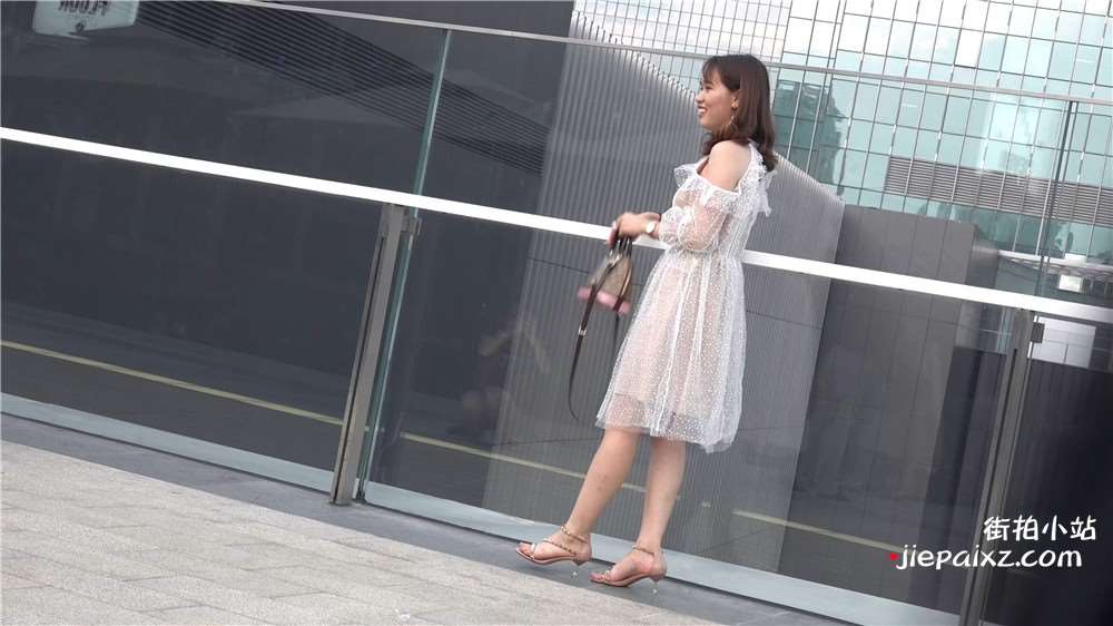 长裙，凉高，美足
