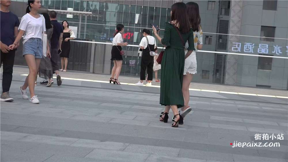 长裙，凉高，美足