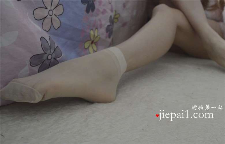 美女床上秀肉丝美Z