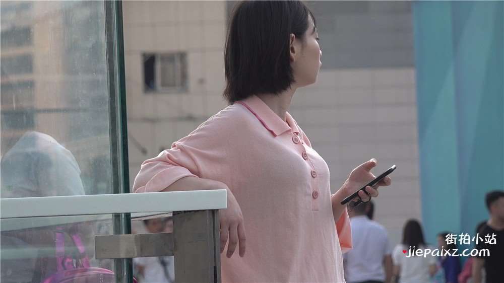 4K - 鲜嫩美足凉高跟清秀粉衣美眉 [1.66 GB/avi]