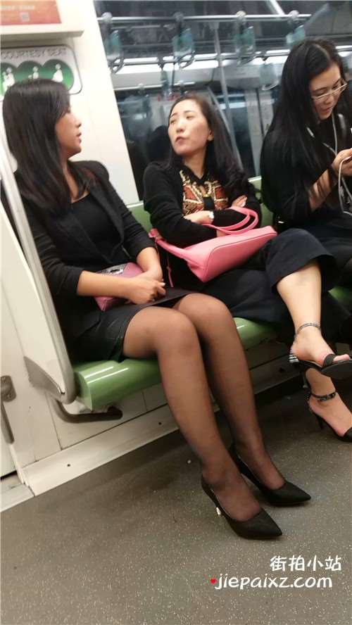 高跟，丝袜，紧身裙成熟美女