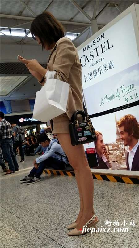 米色高跟鞋性感美腿街拍美女