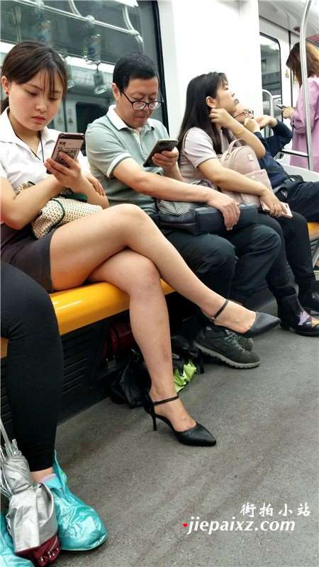 经典白衬衫黑高跟素颜女孩、极品裸腿