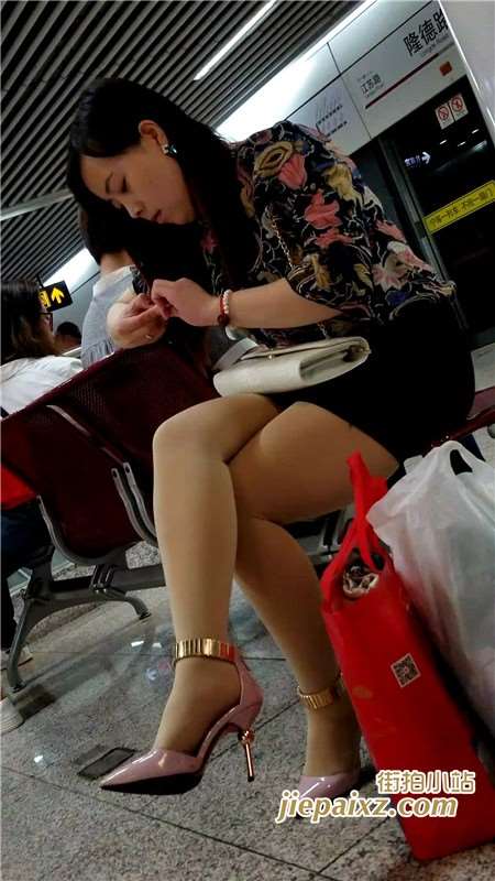 4K 粉色高跟、肉丝、高颜值街拍美女