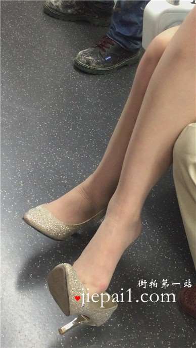 金色高跟鞋少妇挑些功夫绝对超乎你的想象