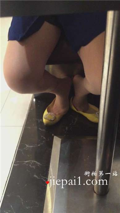 同事的丝袜美足