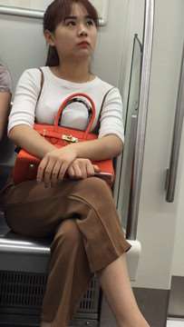 简直美若天仙，仙女下凡，能遇到这样甜美漂亮的美女