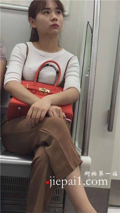 简直美若天仙，仙女下凡，能遇到这样甜美漂亮的美女