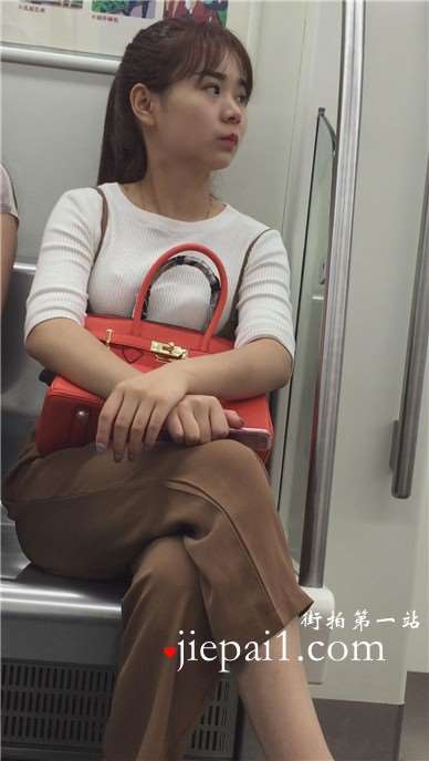简直美若天仙，仙女下凡，能遇到这样甜美漂亮的美女