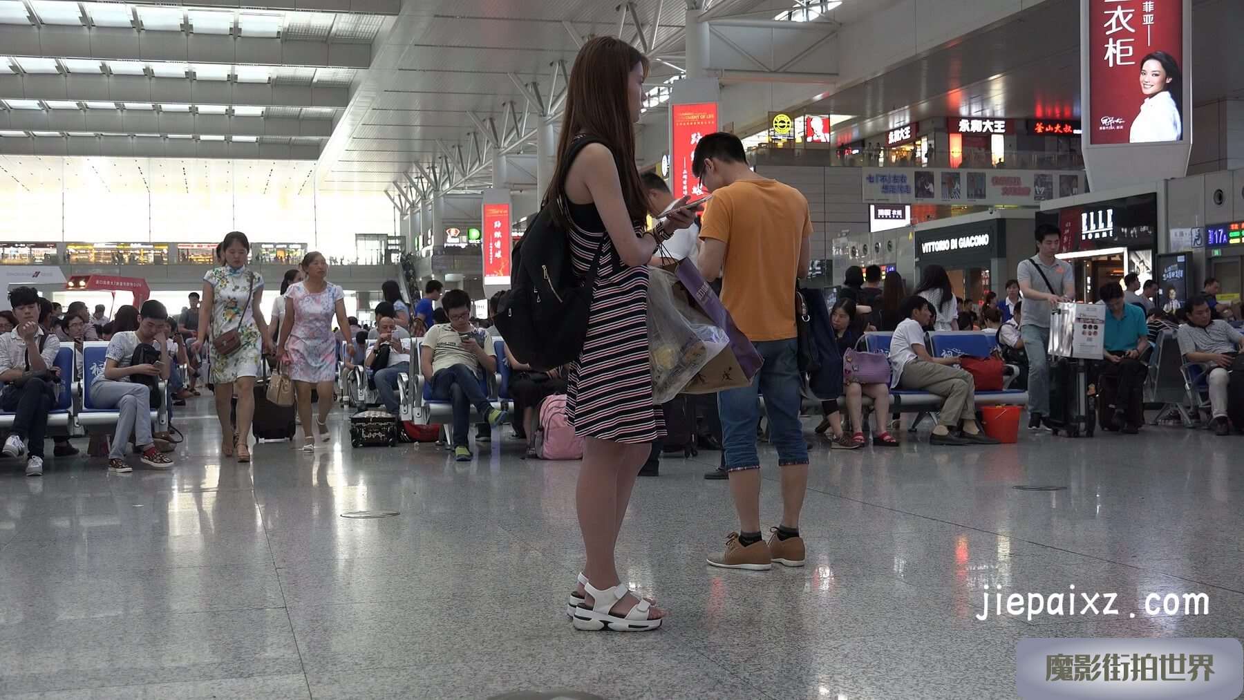 4K - 楚楚动人的妹子 [779 MB/MP4]