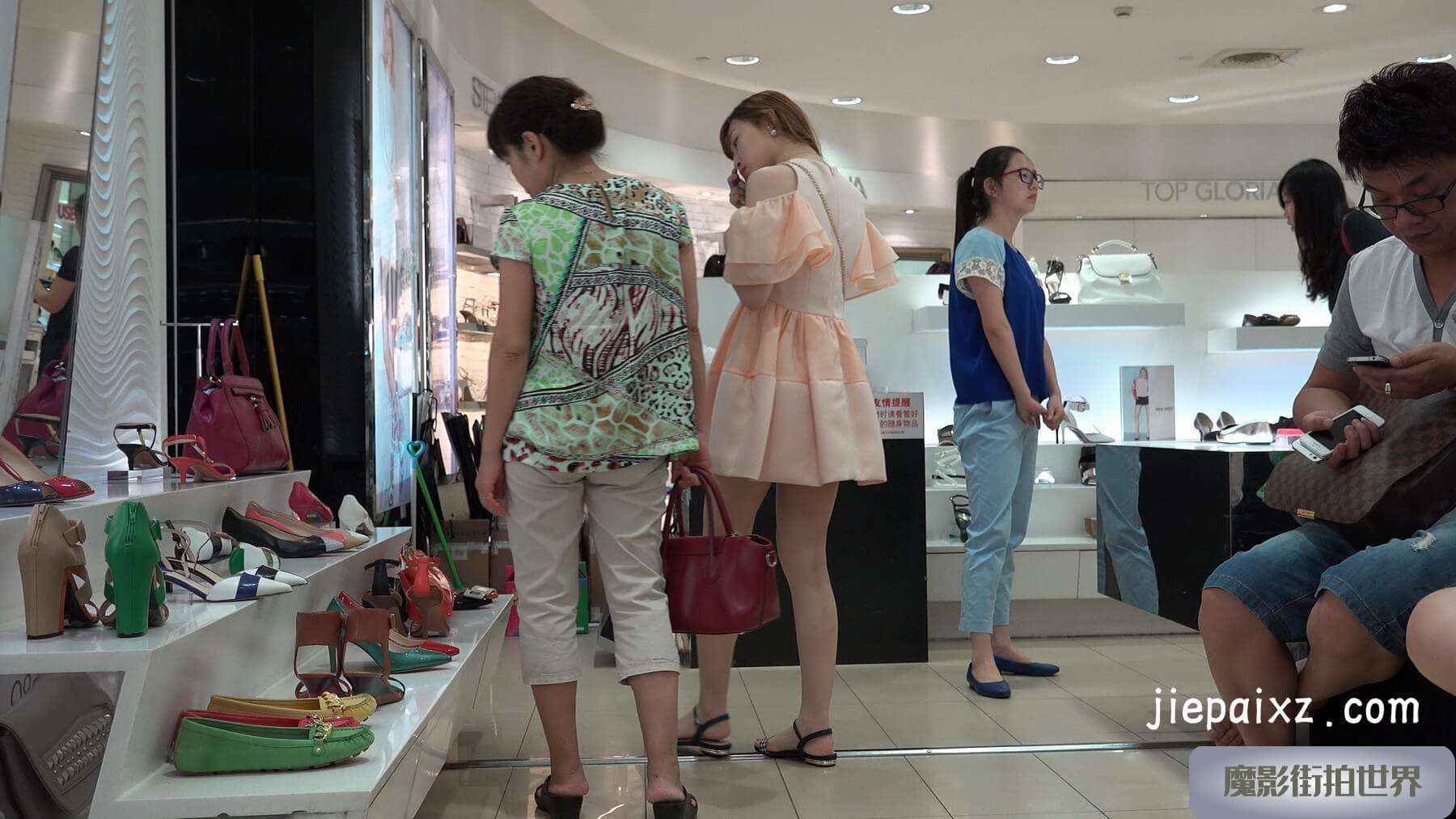 4K - 连衣裙小姐姐试鞋大片 [1.82 GB/MP4]