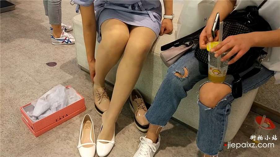鞋柜试鞋的丝袜美腿连衣裙小姐姐