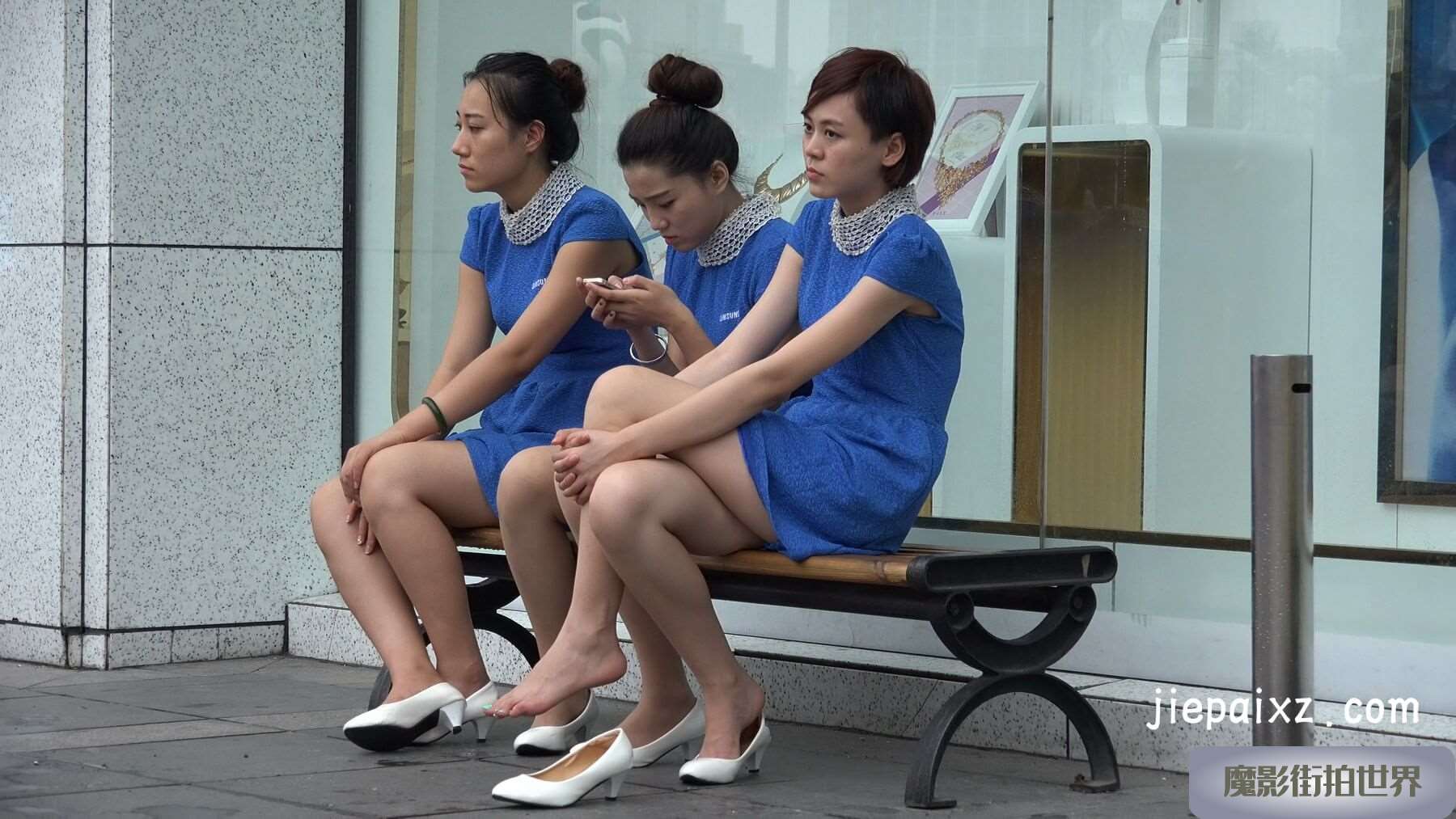 礼仪美眉脱鞋 [1.50 GB/MP4]