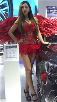 红色内衣性感美女车模