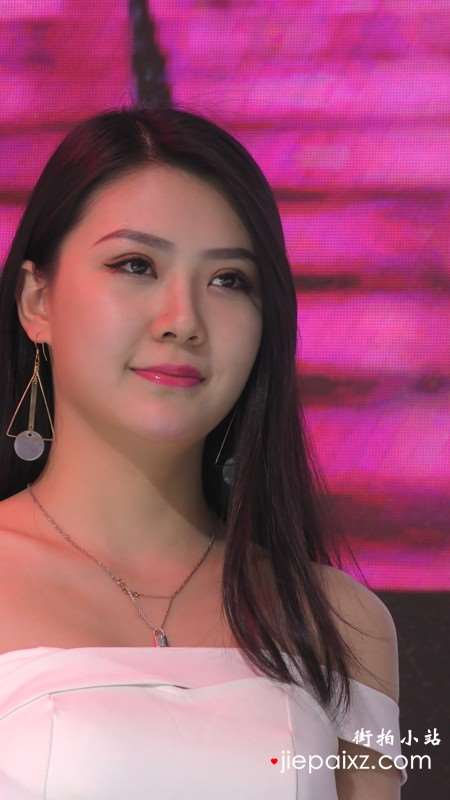4k-白色连衣裙车展美女靓模