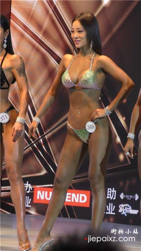 4k-健身美臀火辣身材街拍美女