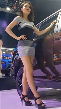 极品性感包臀裙美女车模