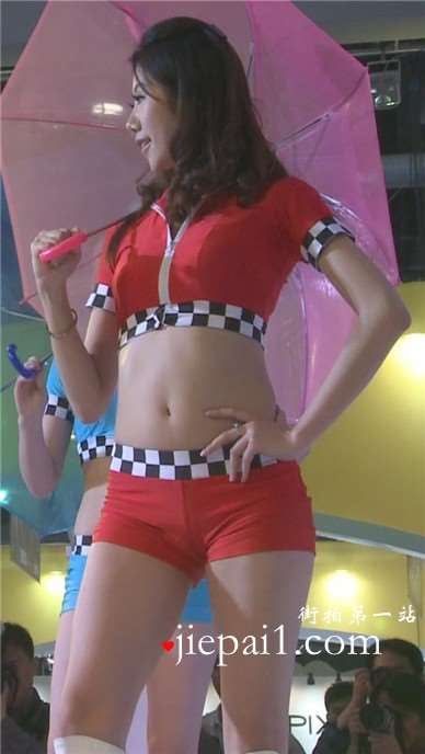 性感好身材美女模特舞台走秀。
