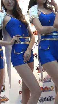 完美世界展示舞台的美女showgirl们。