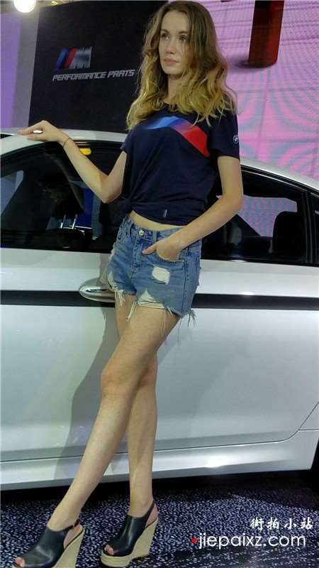 4k-性感牛仔热裤洋车模美女