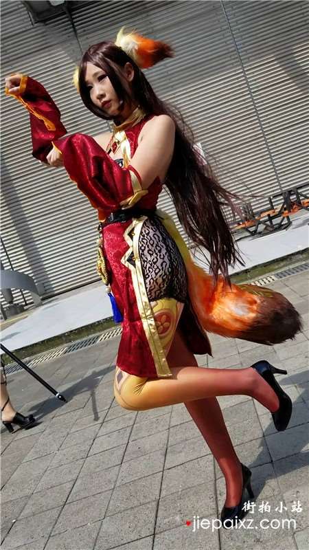 4k-酒红色丝袜甜美可爱cosplay的二次元美少女