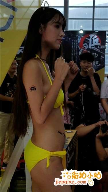 4k超清，黄色比基尼白嫩漂亮模特美女
