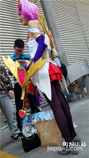 4k超清，玩cosplay的清纯可爱美女，颜值更是没得说