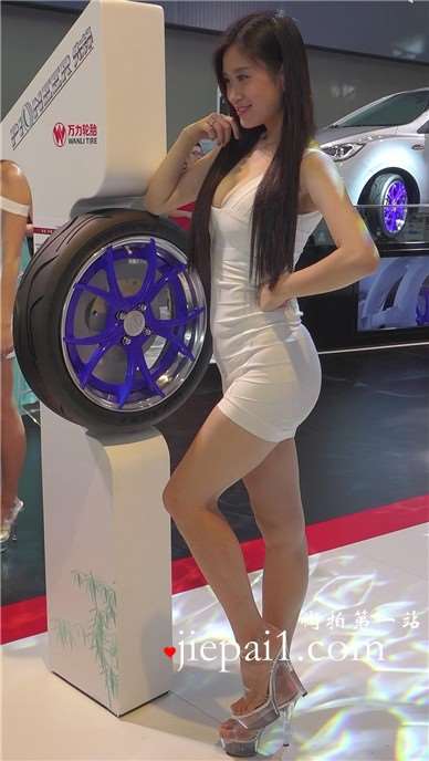 2015广州国际车展丰满的白色车模