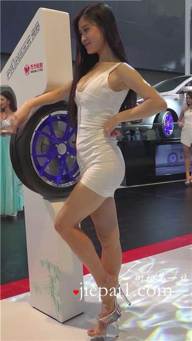 2015广州国际车展丰满的白色车模