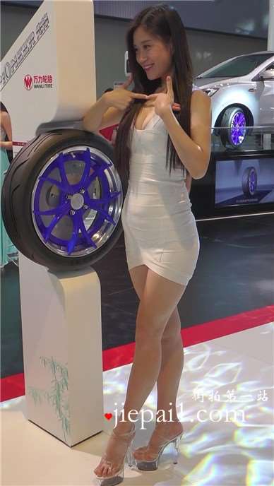 2015广州国际车展丰满的白色车模