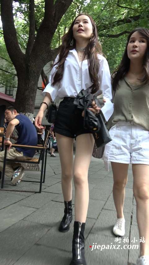 4K 街拍美女姐妹一起逛街