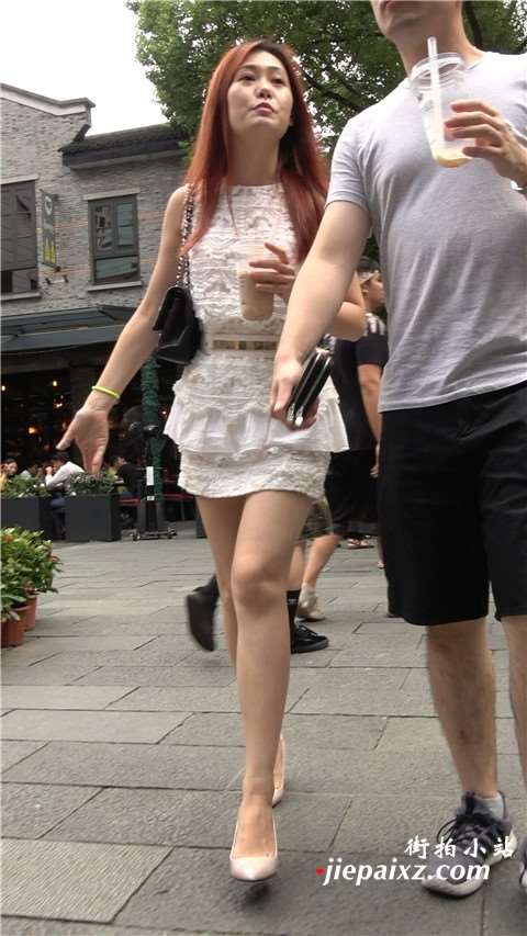 4K 性感身材街拍高跟短裙美女姐姐