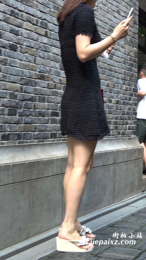 4K 黑色连衣裙气质街拍美女