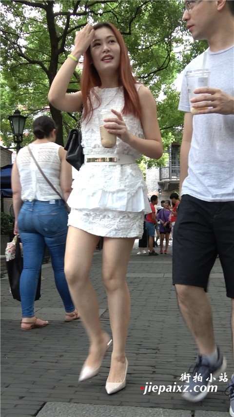 4K 性感身材街拍高跟短裙美女姐姐