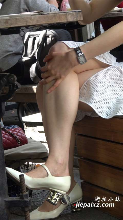 4K 下午茶的气质连衣裙美腿街拍美女
