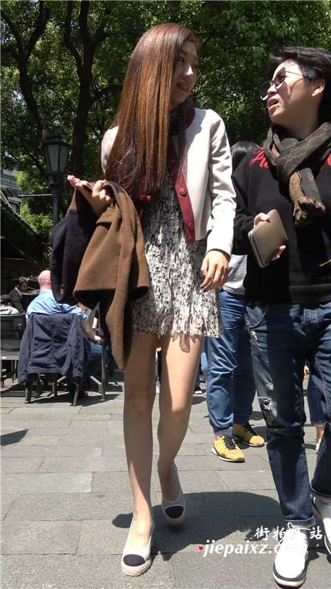 4K 高贵气质碎花连衣裙街拍美女