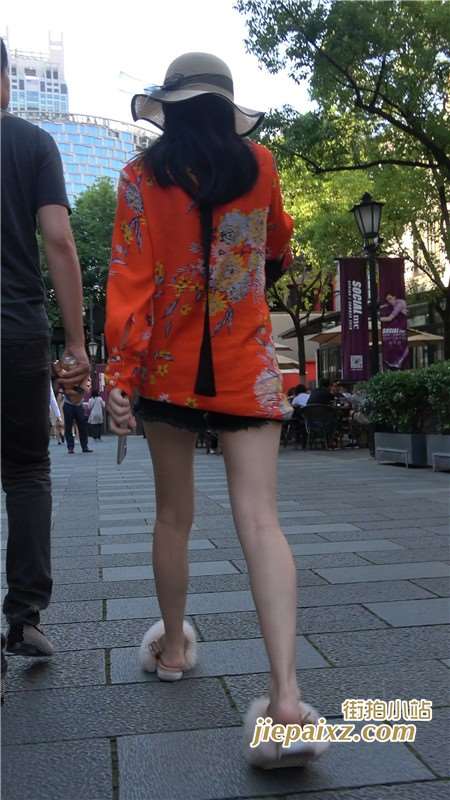 4K 橙色花衣服太阳帽漂亮美女姐姐 [510 MB]