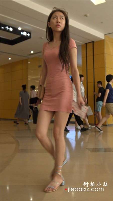 4K - 超级性感粉色包臀裙街拍苗条身材美女第二集[824 MB]