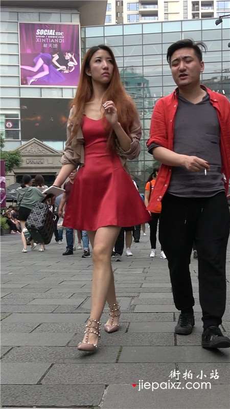 4K-超气质红色连衣裙街拍美腿美女姐姐 [1.40 GB]