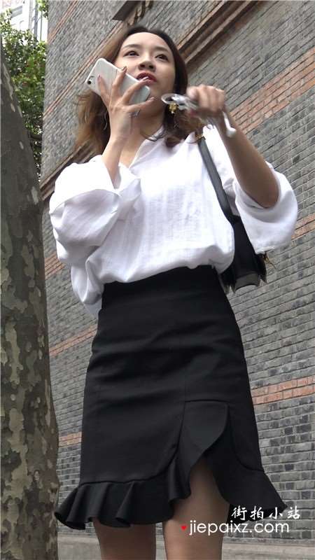 4K-白衬衫黑色包臀裙性感街拍美女姐姐 [518 MB]