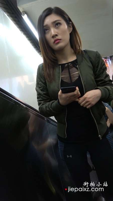 4K-超级紧身运动裤街拍美颜漂亮美女姐姐 [1.30 GB]